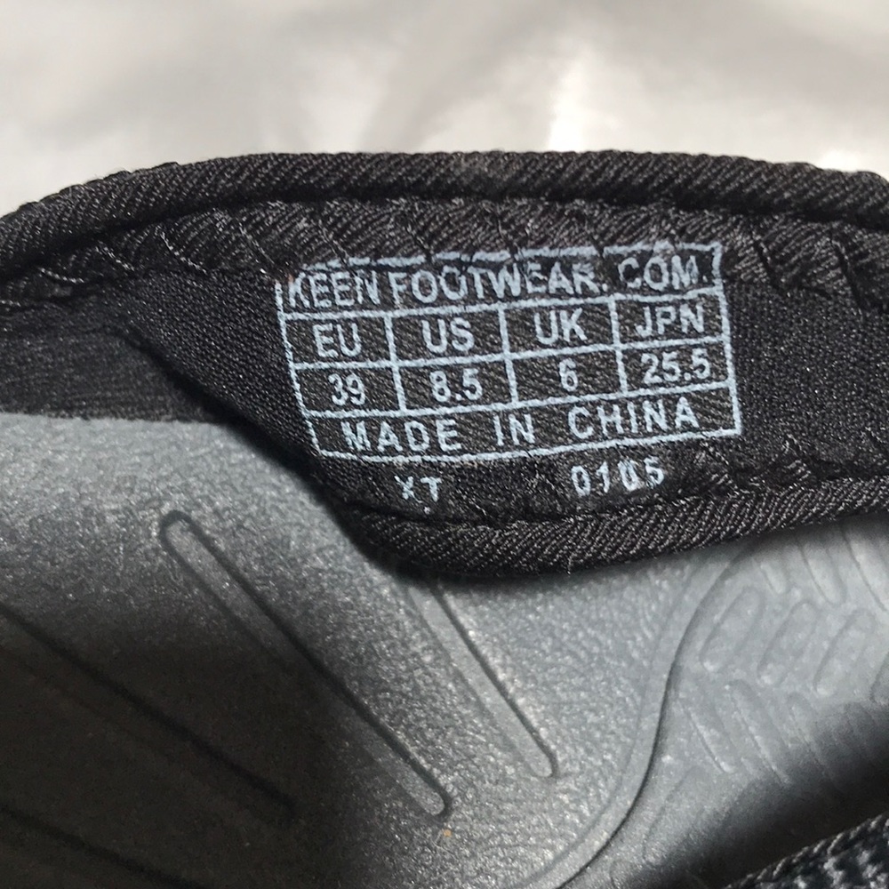 Keen flip flops